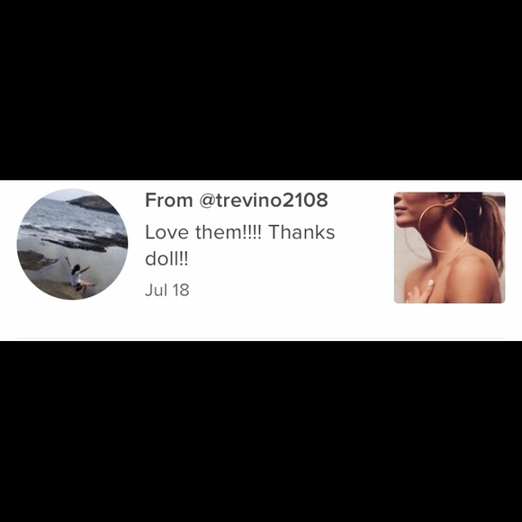 New! Silver Hoop Earrings - Picture 8 of 8